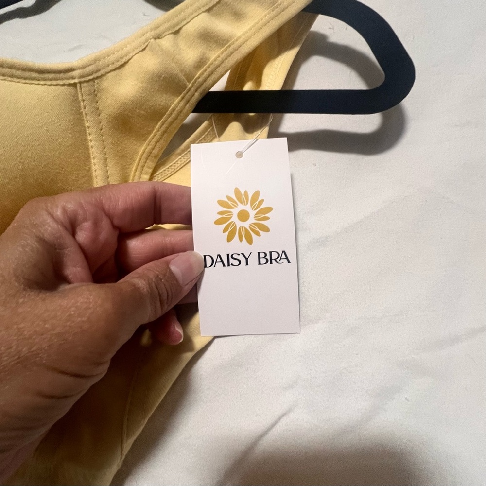 NWT Yellow Daisy Bra Soft Comfort Sports Bra Shaping Slimming Soft Comfy - Picture 5 of 8